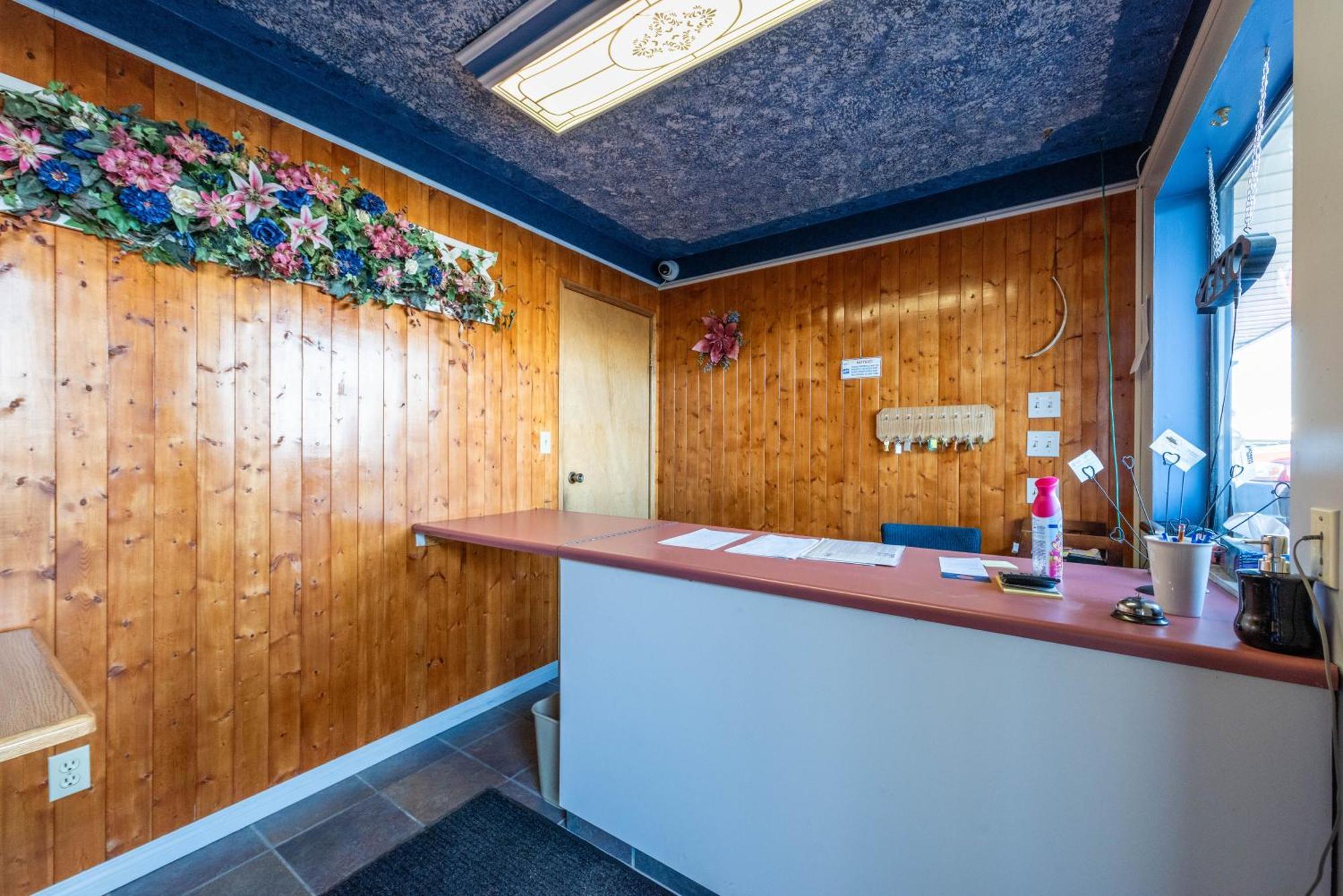 Blue Horse Motel Beiseker Kültér fotó